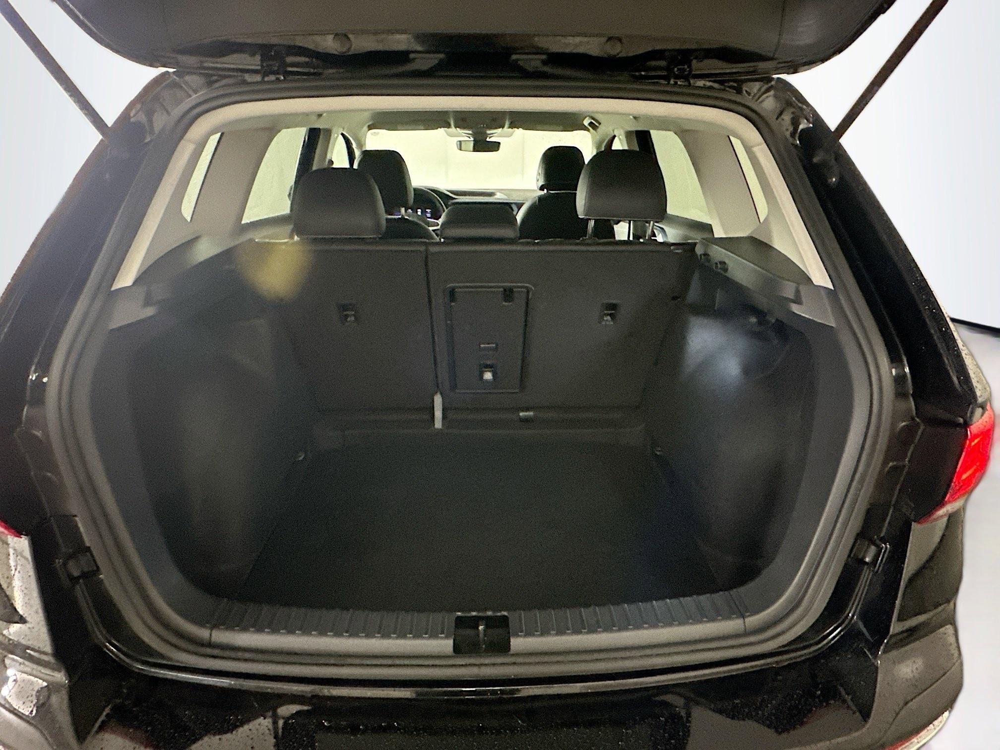 Used 2024 Volkswagen Taos SE image 27