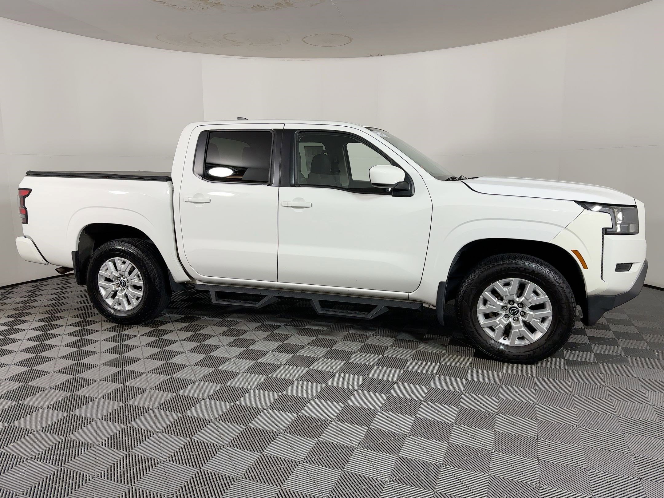 Used 2023 Nissan Frontier SV w/ Technology Package image 7