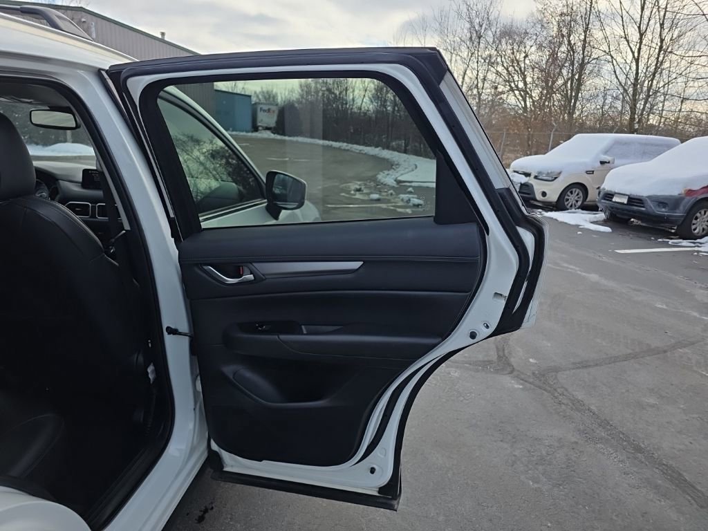 Used 2019 MAZDA CX-5 Touring image 40