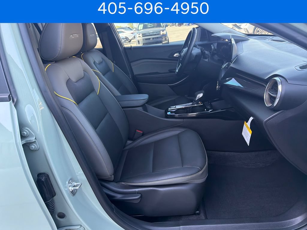 Used 2025 Chevrolet Trax ACTIV FWD image 34