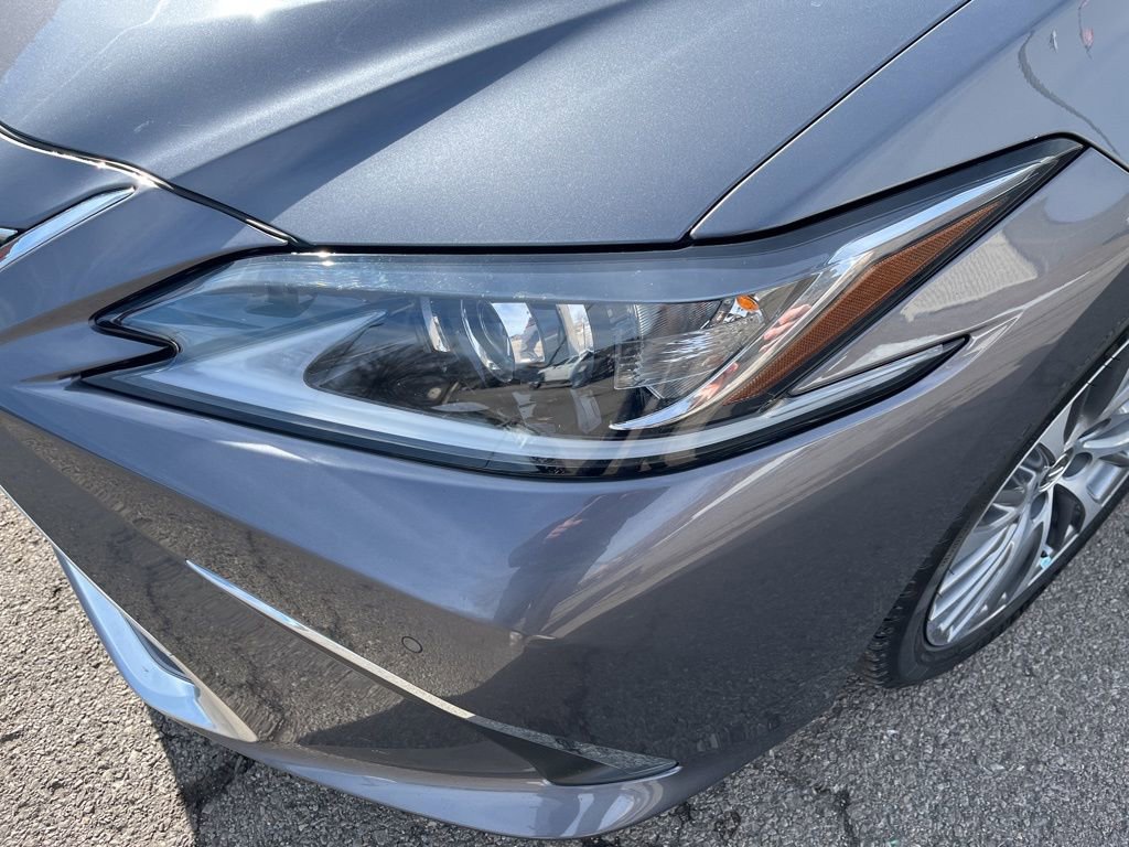 Used 2019 Lexus ES 350 Ultra Luxury image 37