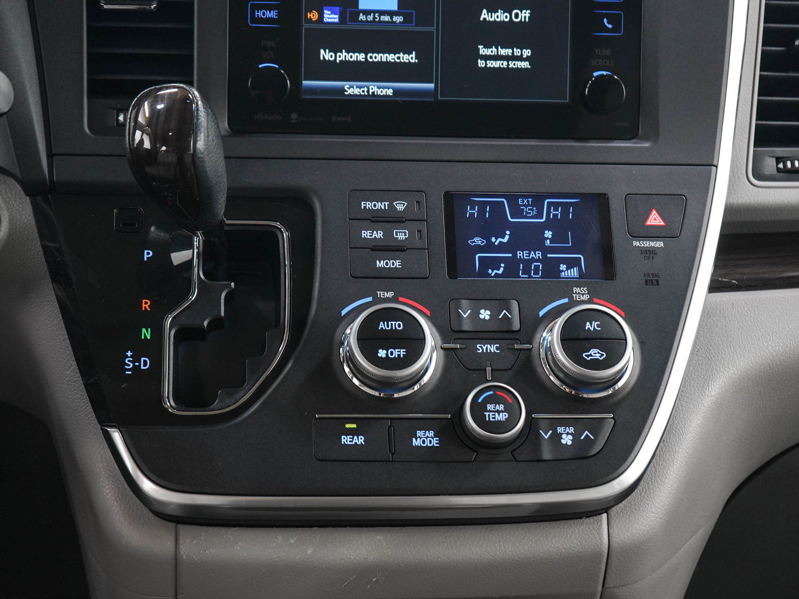 Used 2016 Toyota Sienna XLE FWD image 20