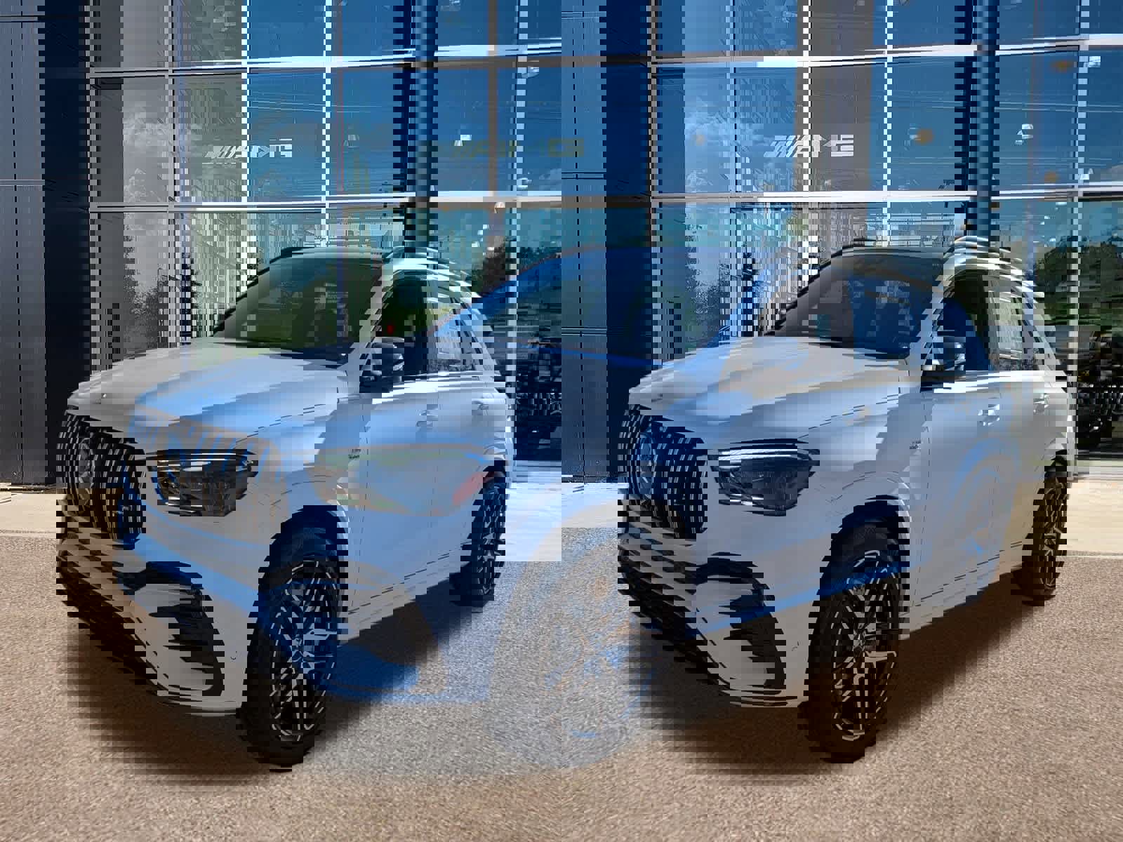 New 2026 Mercedes-Benz GLE 53 AMG 4MATIC image 2