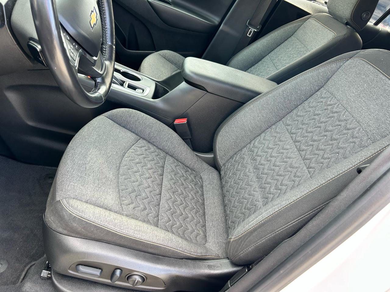 Used 2022 Chevrolet Equinox LT FWD image 7