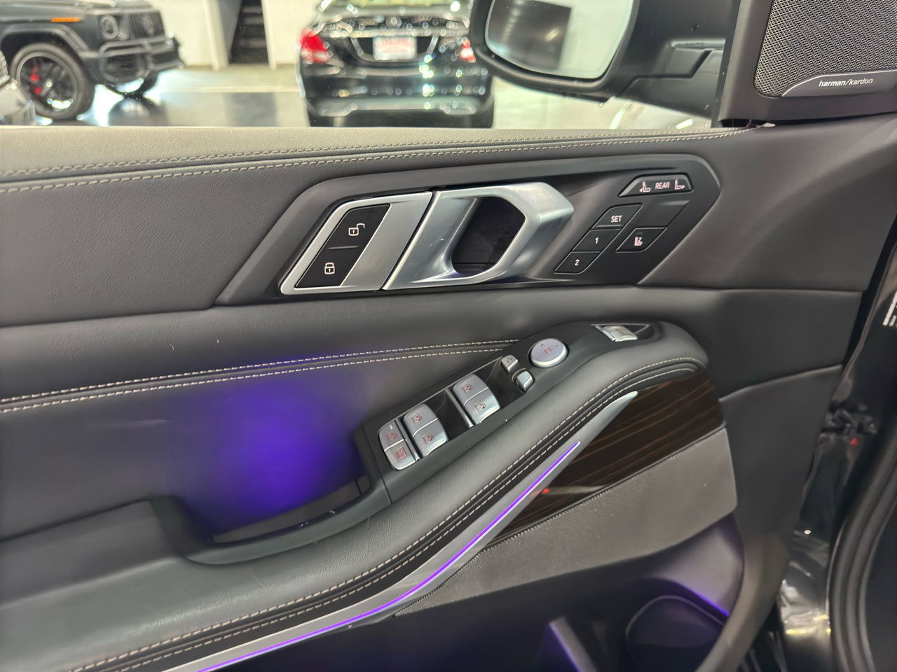 Used 2023 BMW X7 xDrive40i w/ Premium Package image 28