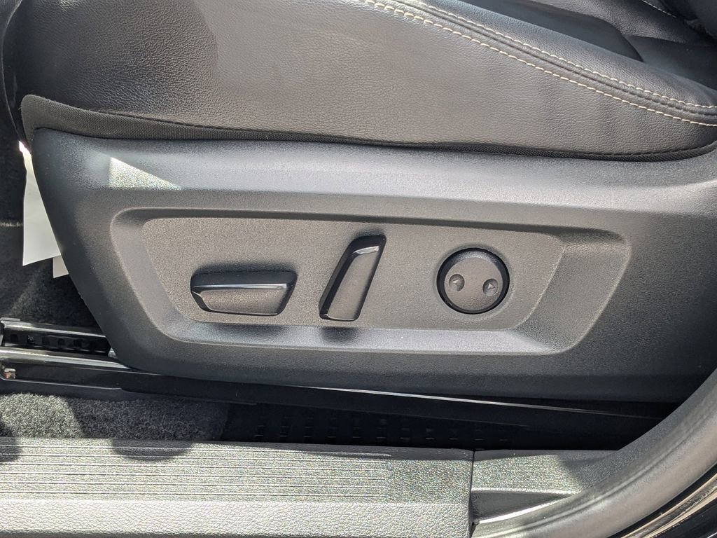 Used 2026 Nissan Rogue SL AWD/4WD image 19