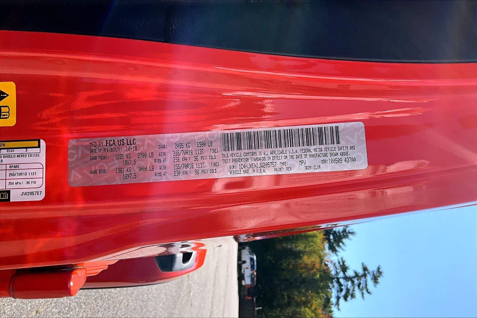 Used 2018 Jeep Wrangler Unlimited Sahara AWD/4WD image 34