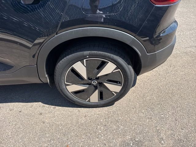 New 2025 Volvo EX40 Core w/ Climate Package image 9