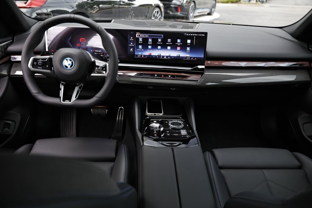 New 2026 BMW 550e xDrive w/ Executive Package AWD/4WD image 28