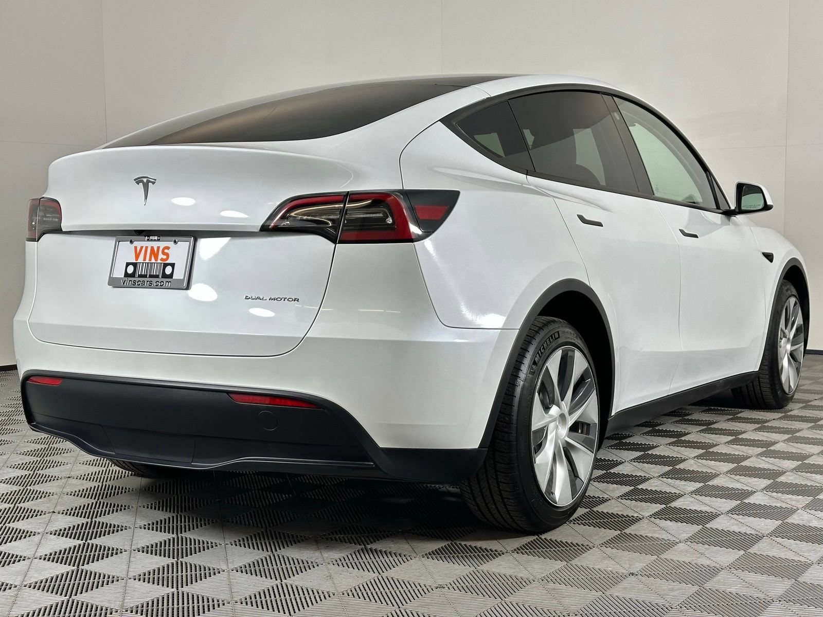 Used 2023 Tesla Model Y Long Range AWD/4WD image 11