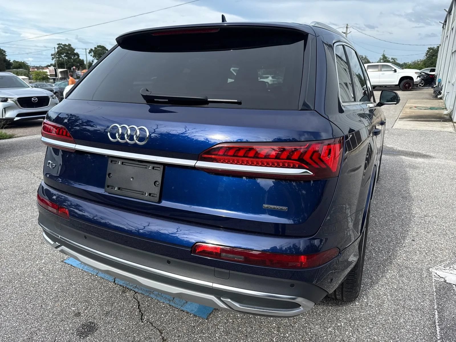 Used 2023 Audi Q7 2.0T Premium w/ Convenience Package AWD/4WD image 8