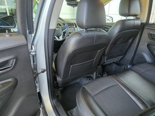 Used 2015 Chevrolet Trax LT w/ LT Sun and Sound Package AWD/4WD image 17