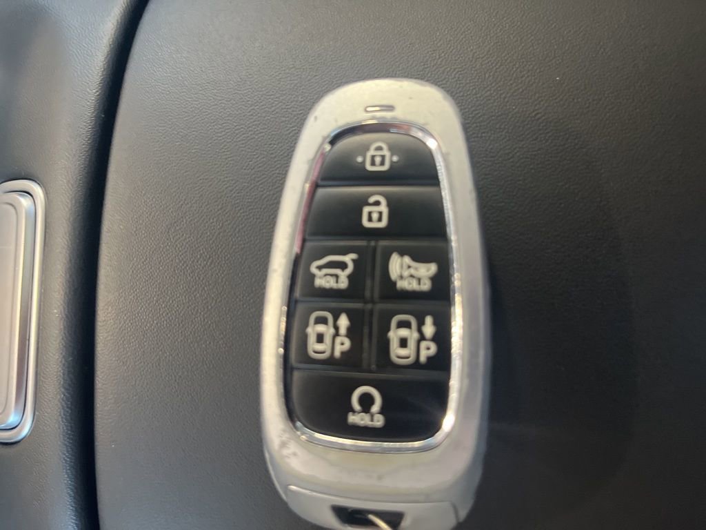 Used 2023 Hyundai Santa Fe Limited AWD/4WD image 28