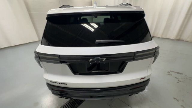 Used 2025 Chevrolet Traverse RS FWD image 7