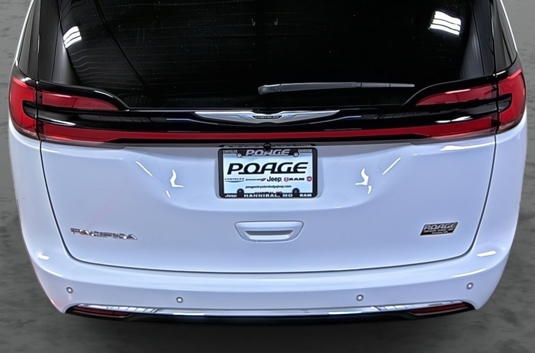 New 2026 Chrysler Pacifica Select image 11