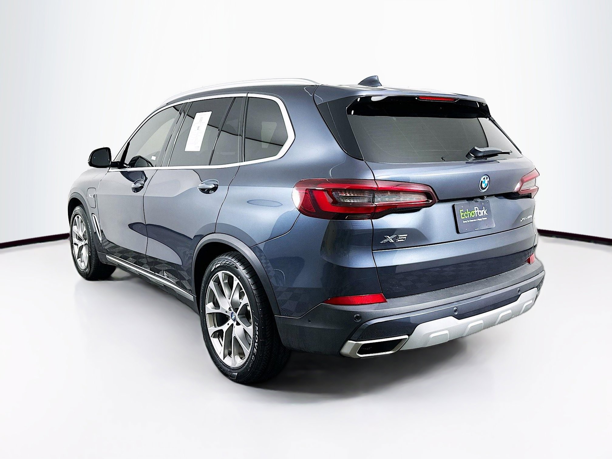 Used 2022 BMW X5 xDrive45e w/ Premium Package AWD/4WD image 5