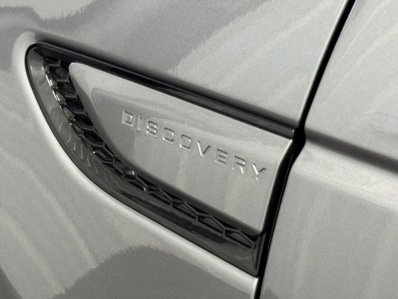 Used 2025 Land Rover Discovery Sport S AWD/4WD image 7