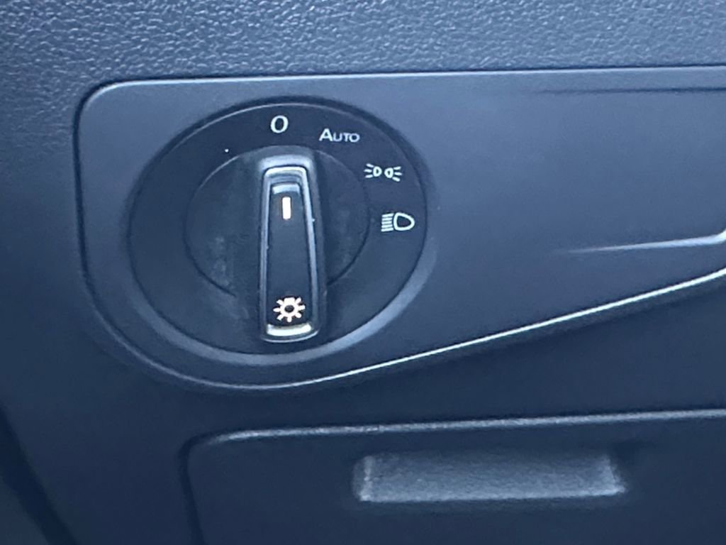 Used 2024 Volkswagen Tiguan Wolfsburg Edition image 18