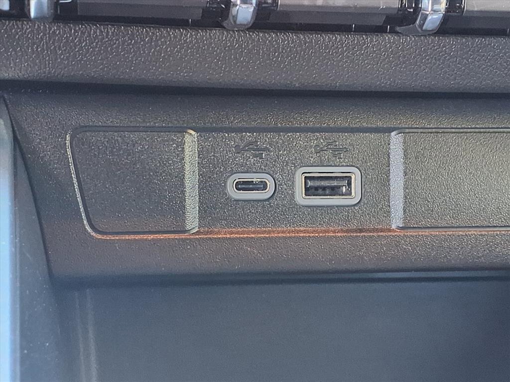 Used 2023 Chevrolet Colorado Z71 w/ Z71 Convenience Package 2 image 9