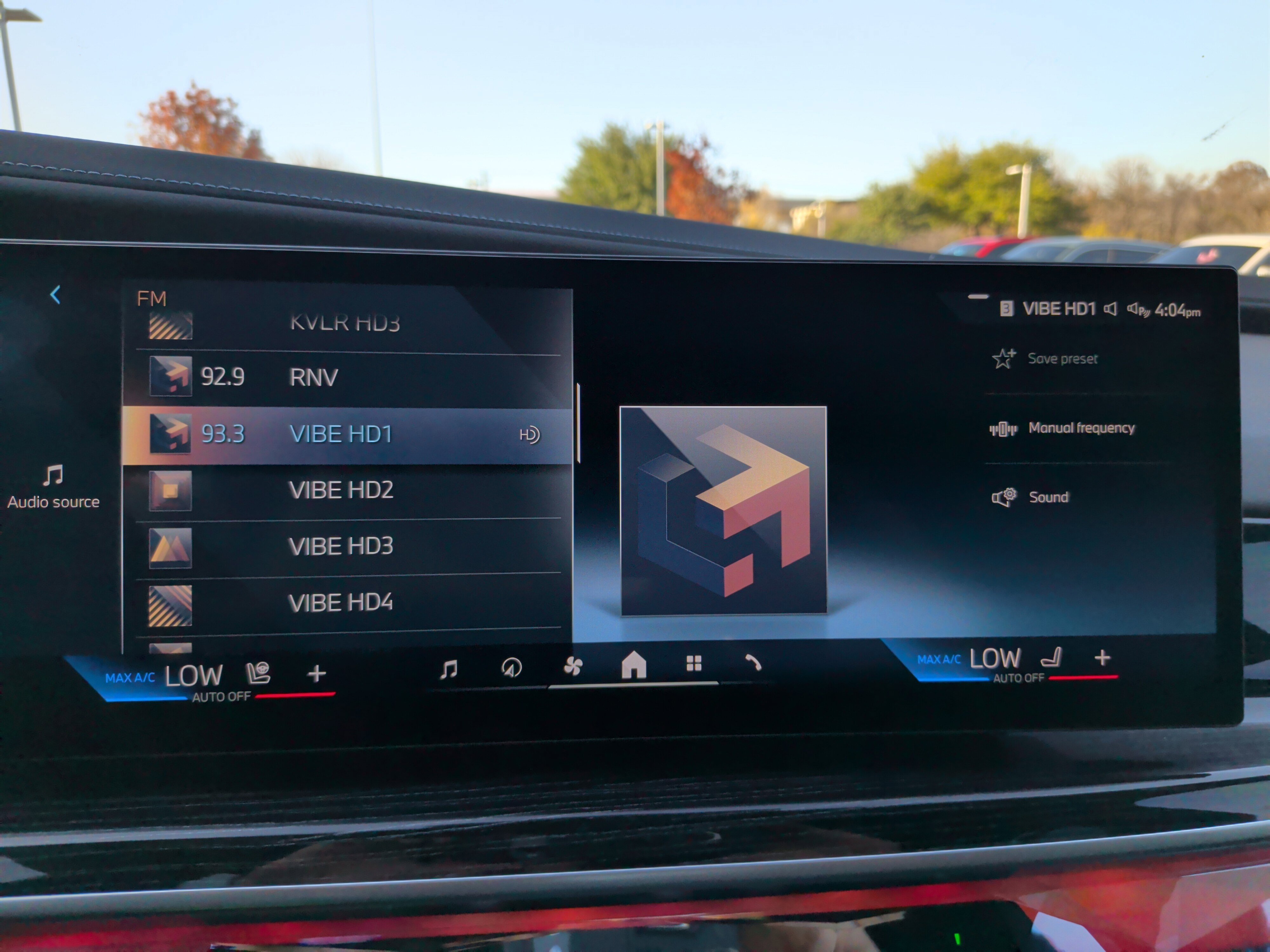 Certified 2025 BMW 760i xDrive w/ Executive Package image 23