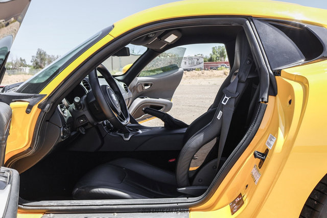 Used 2014 SRT Viper SRT-10 w/ Grand Touring Package RWD image 25