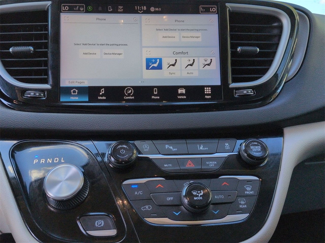 Used 2023 Chrysler Pacifica Touring-L image 17