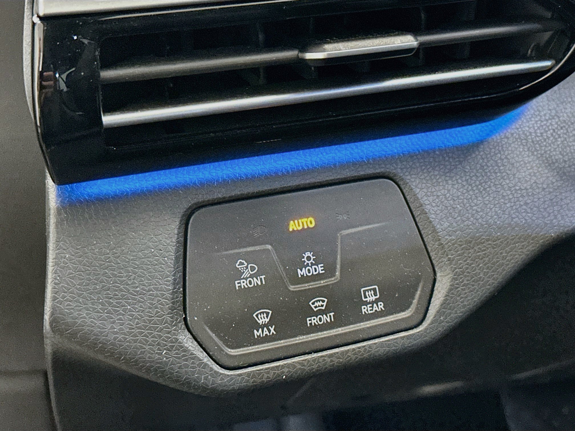 Used 2023 Volkswagen ID.4 Pro S AWD/4WD image 17