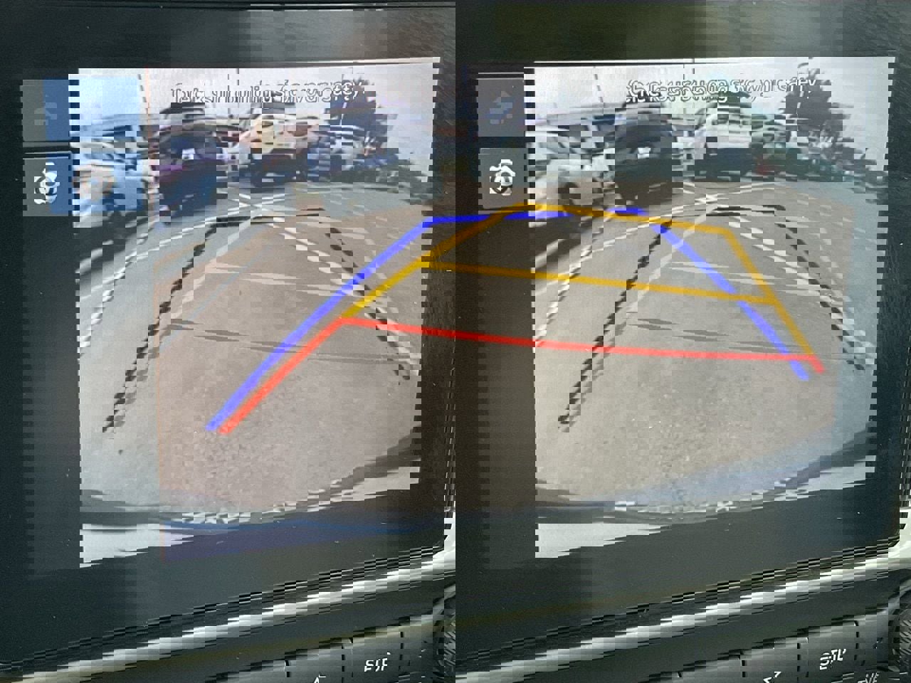 Used 2025 Hyundai Venue SEL image 31