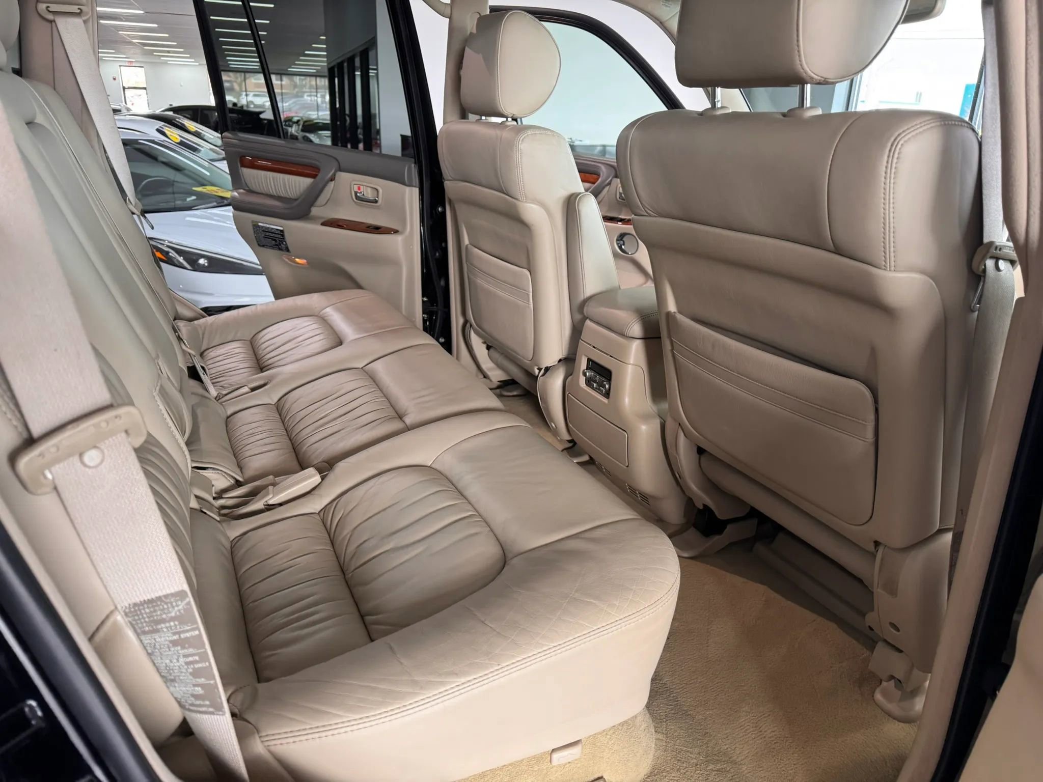 Used 2004 Lexus LX 470 4WD image 15