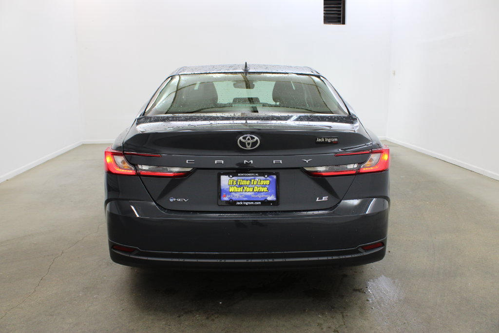 Used 2025 Toyota Camry LE w/ Convenience Package FWD image 4