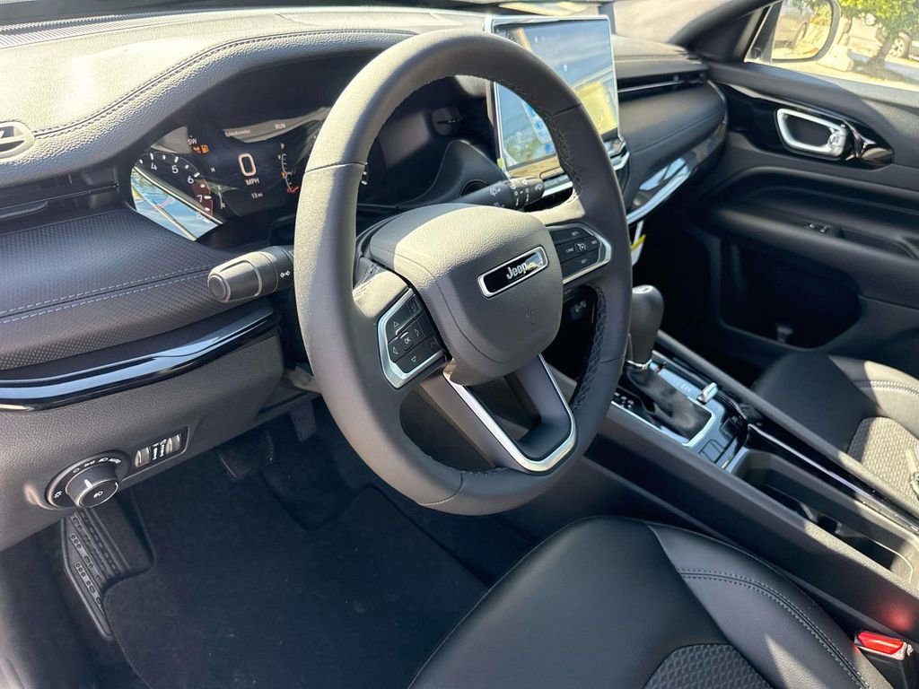 New 2026 Jeep Compass Latitude image 22