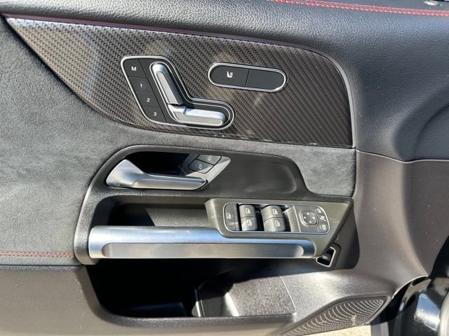 Used 2021 Mercedes-Benz GLB 35 AMG 4MATIC image 21