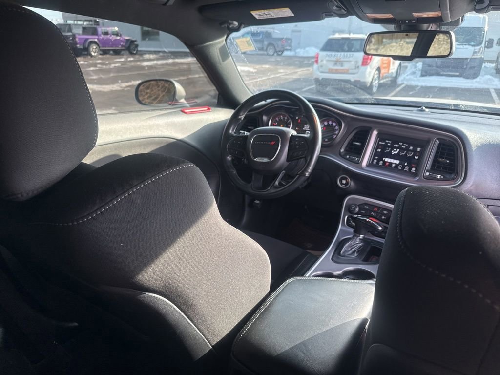 Used 2022 Dodge Challenger GT image 40