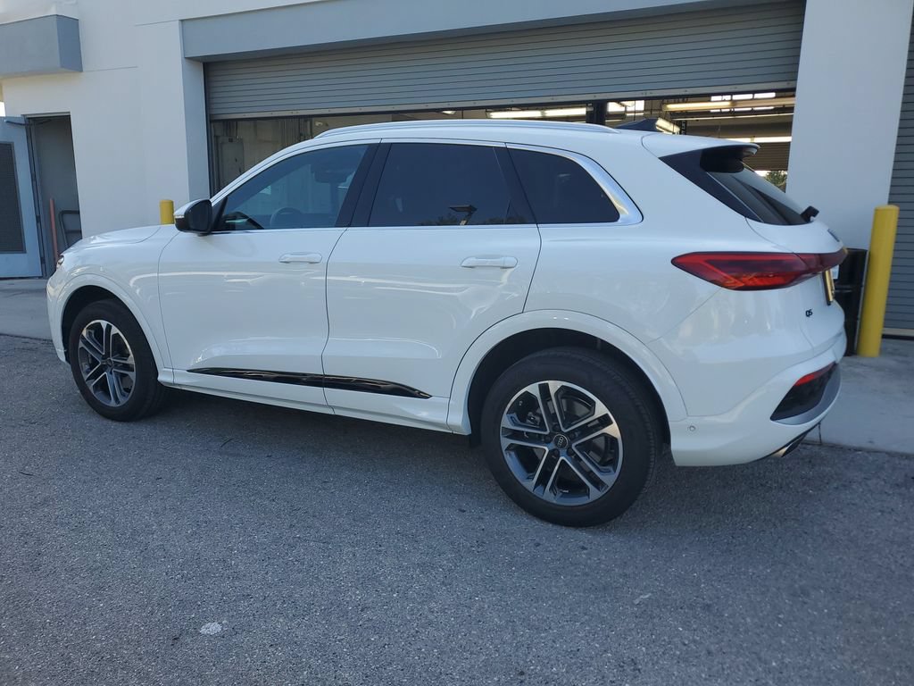 Certified 2025 Audi Q5 Premium w/ Premium Plus AWD/4WD image 7