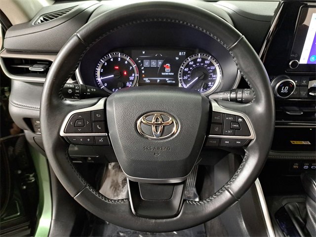 Used 2023 Toyota Highlander XLE image 28