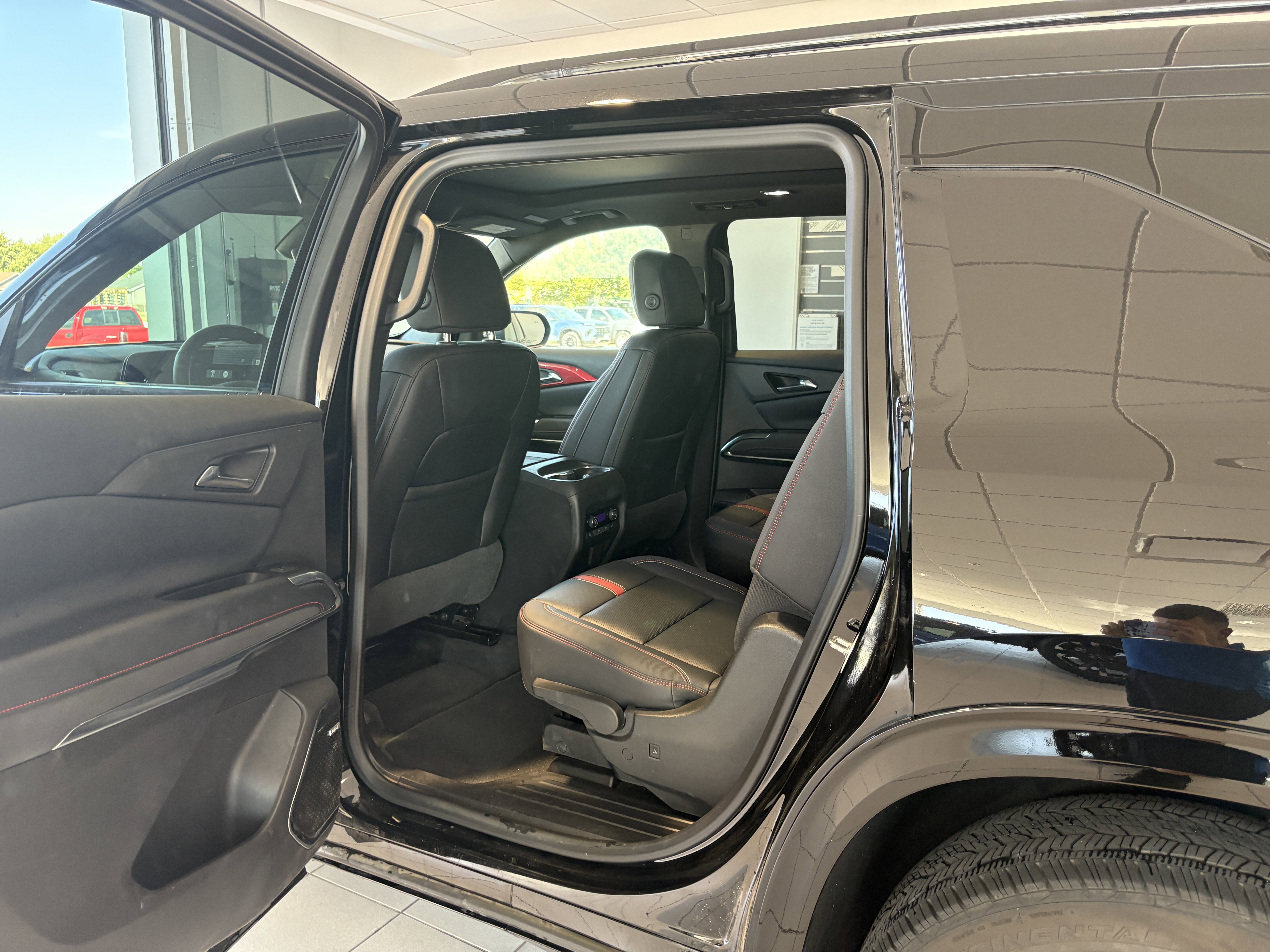 Used 2025 Chevrolet Traverse RS w/ LPO, Floor Liner Package image 22