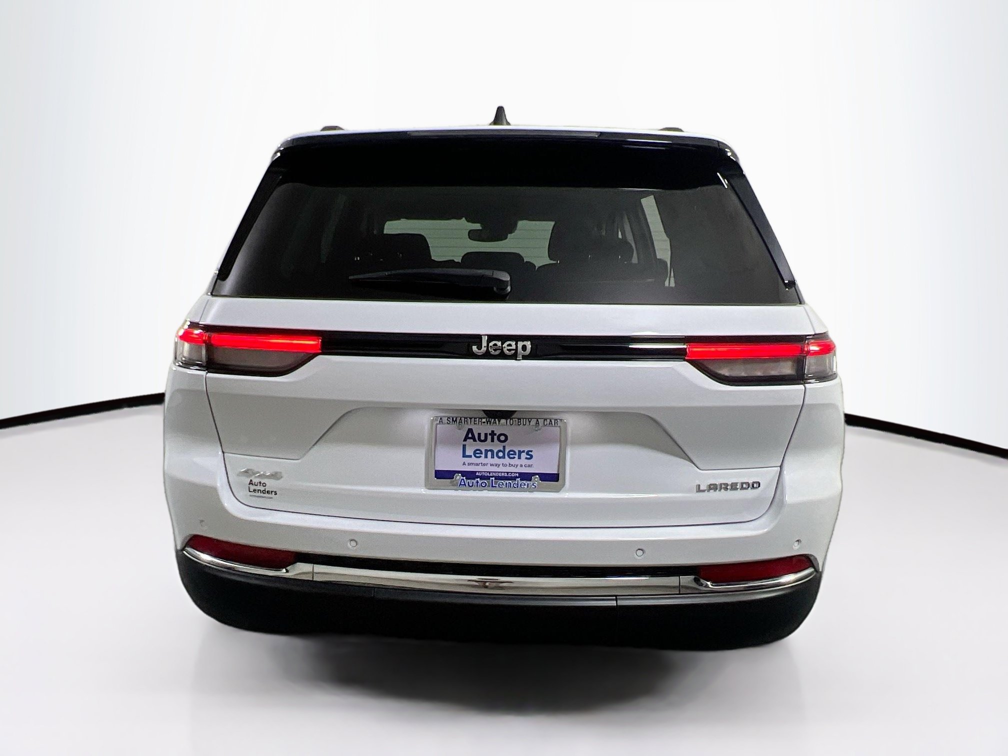 Used 2023 Jeep Grand Cherokee Laredo w/ Luxury Tech Group I AWD/4WD image 6