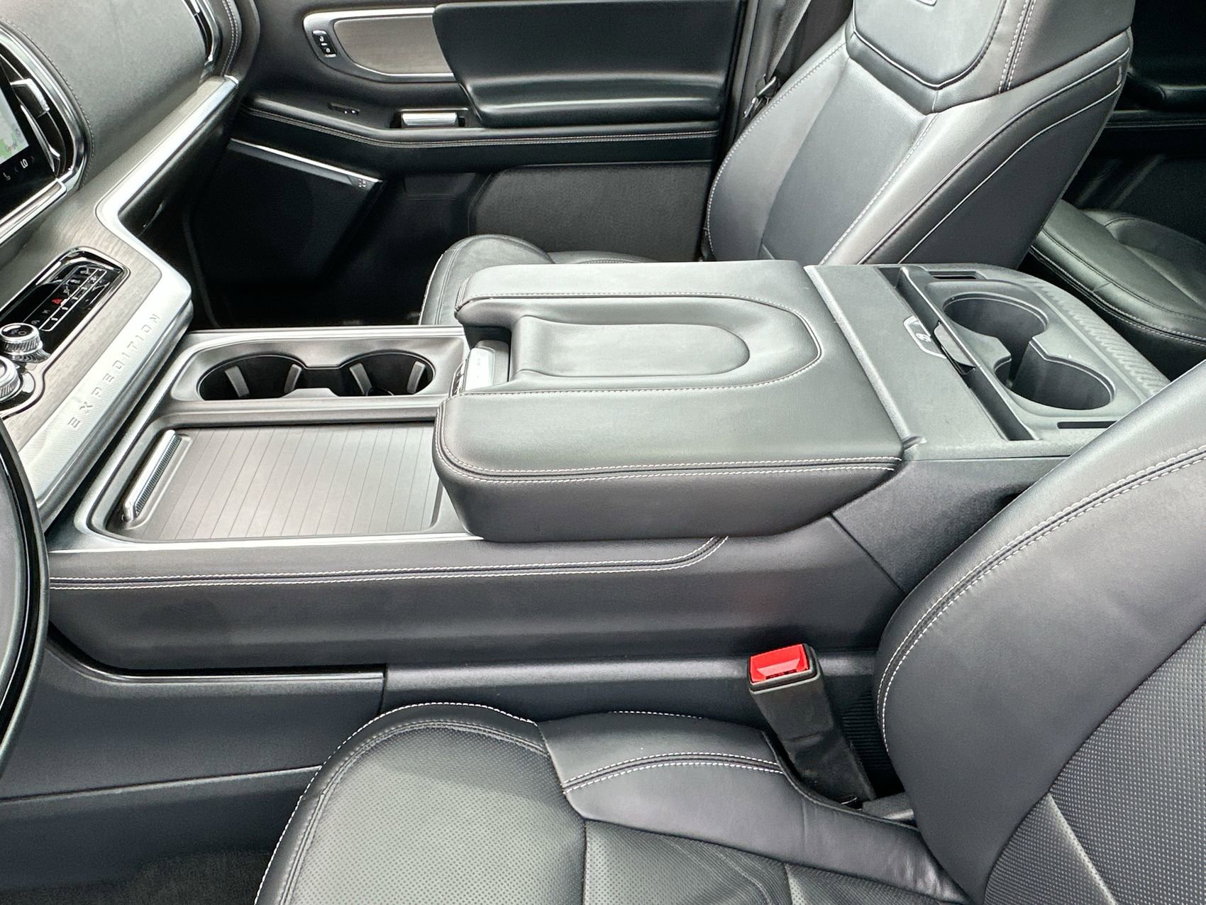 Used 2025 Ford Expedition Platinum AWD/4WD image 21