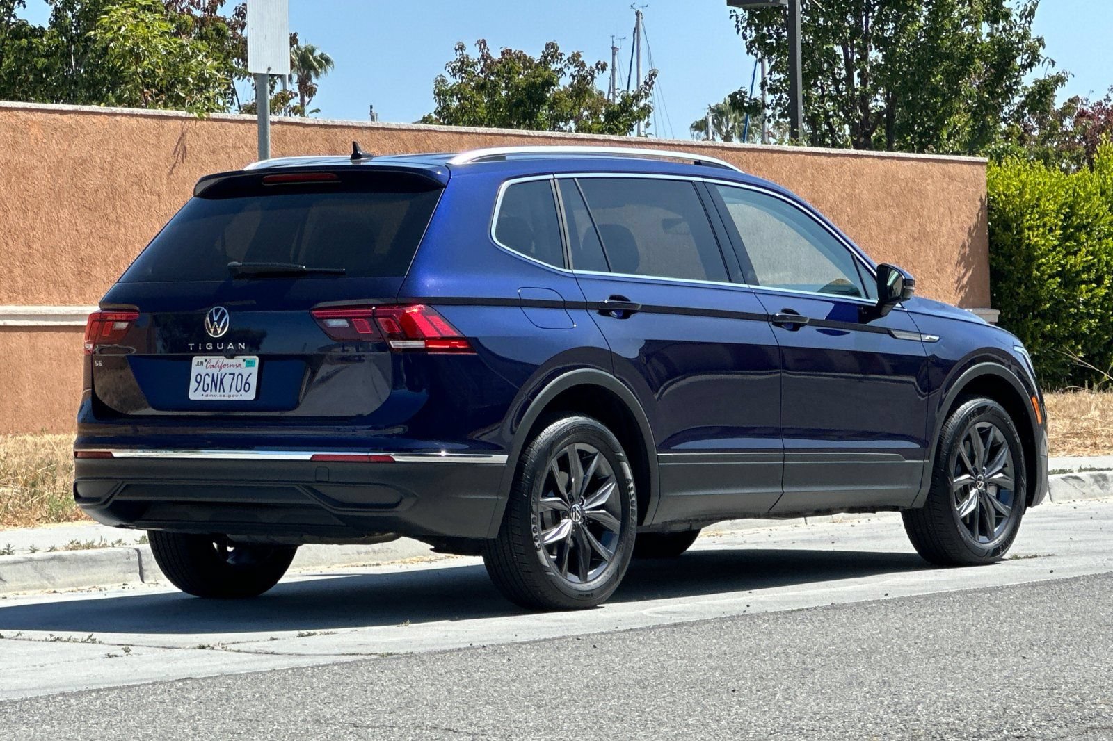 Used 2023 Volkswagen Tiguan SE FWD image 4