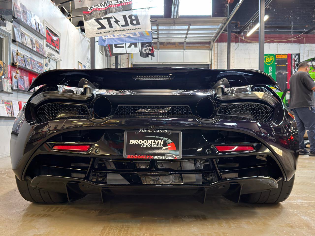 Used 2022 McLaren 720S Performance RWD image 8