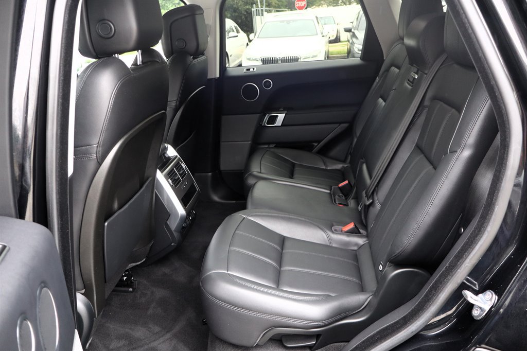 Used 2018 Land Rover Range Rover Sport SE AWD/4WD image 25