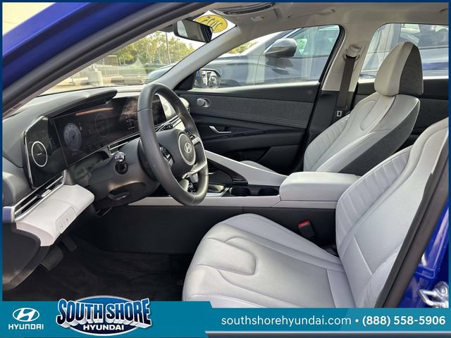 Certified 2025 Hyundai Elantra Limited FWD image 18