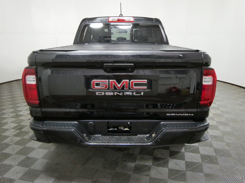Used 2023 GMC Canyon Denali image 4