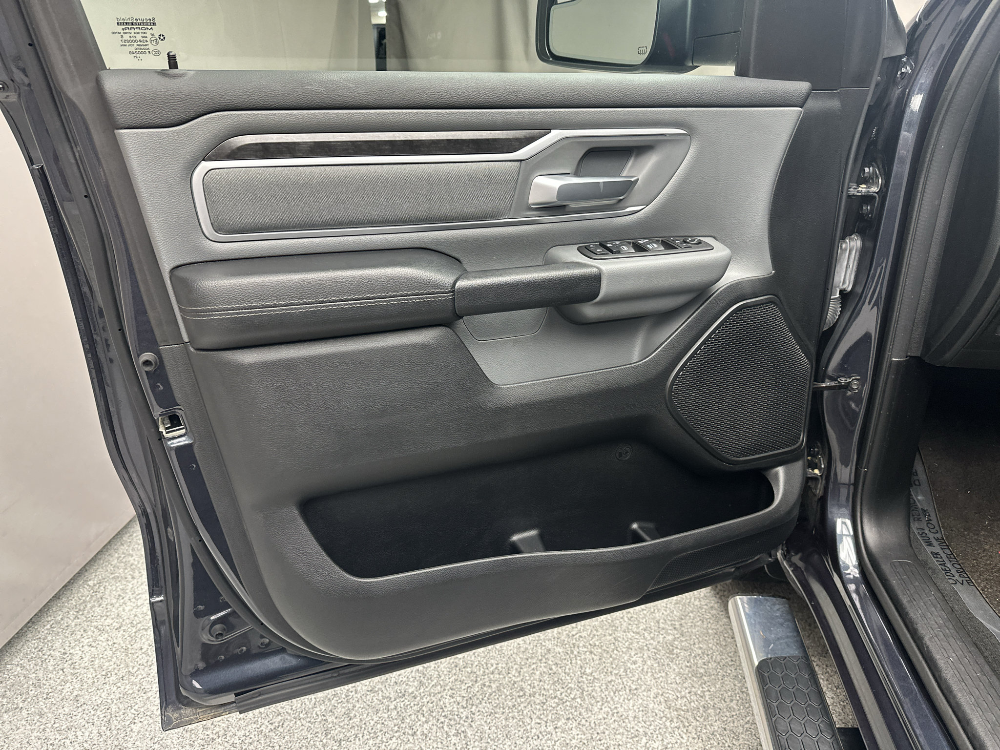 Used 2021 RAM 1500 Big Horn AWD/4WD image 3