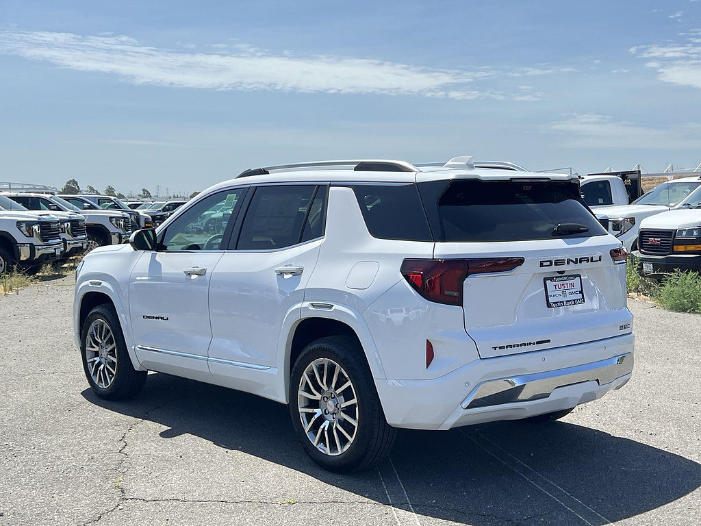 New 2027 GMC Terrain Denali w/ LPO, Black Badging Package AWD/4WD image 5