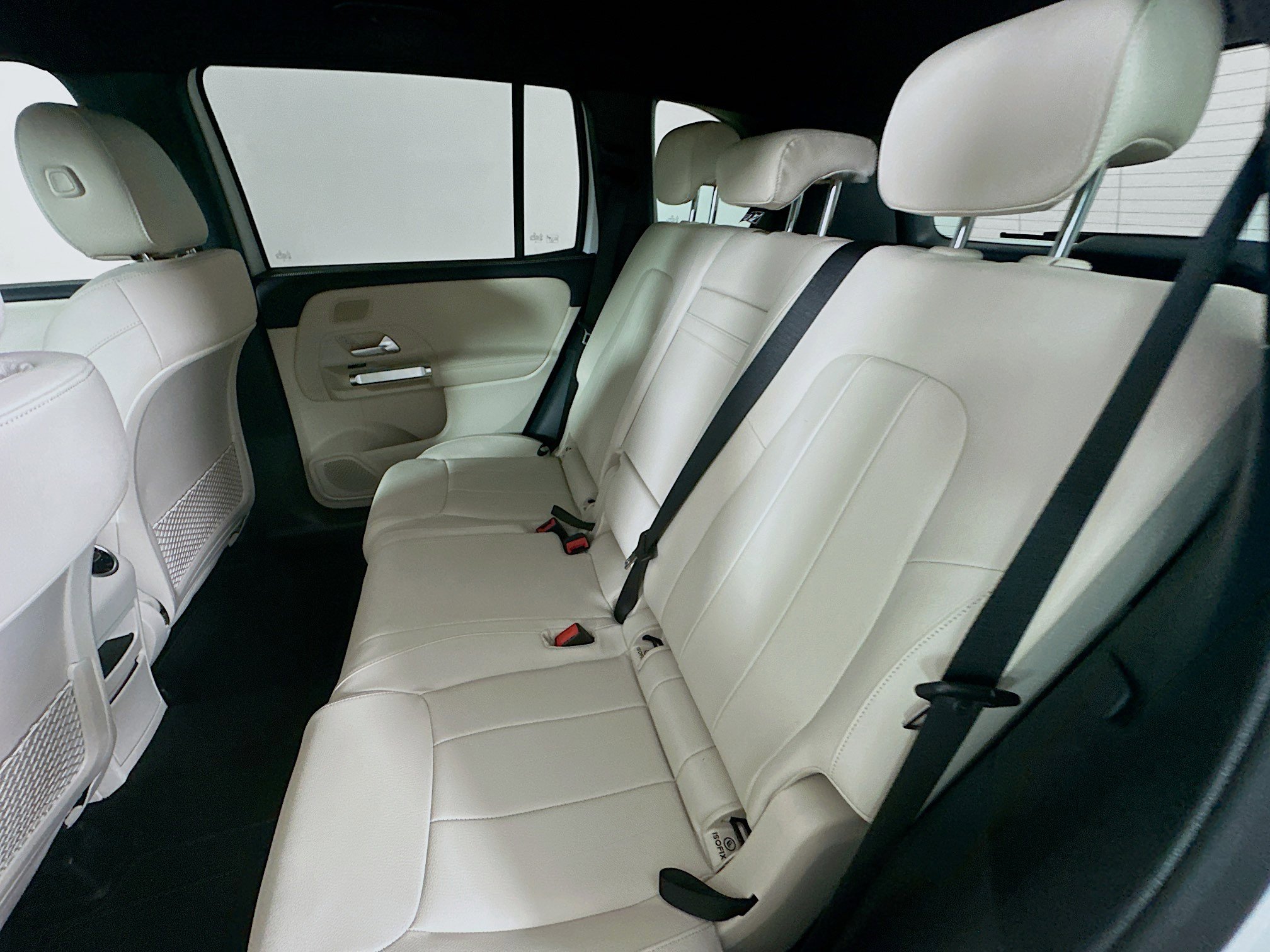 Certified 2025 Mercedes-Benz GLB 250 4MATIC image 31