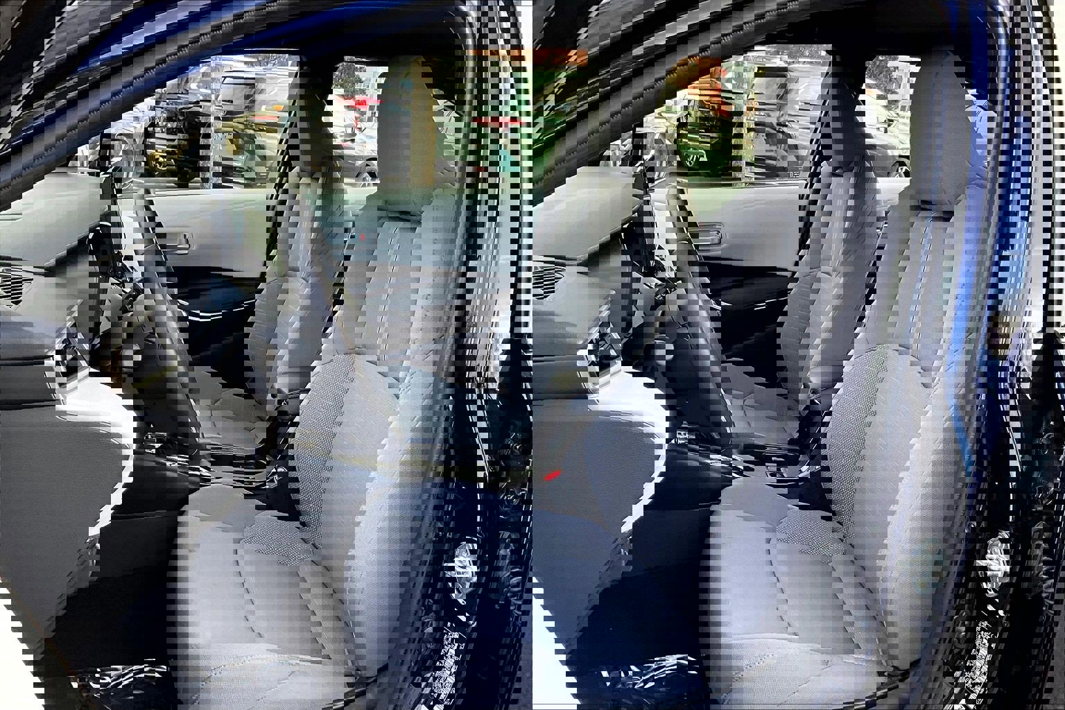 Used 2025 Toyota Corolla SE image 23