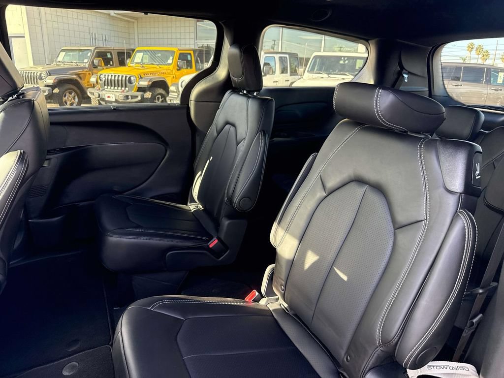 New 2026 Chrysler Pacifica Select FWD image 9