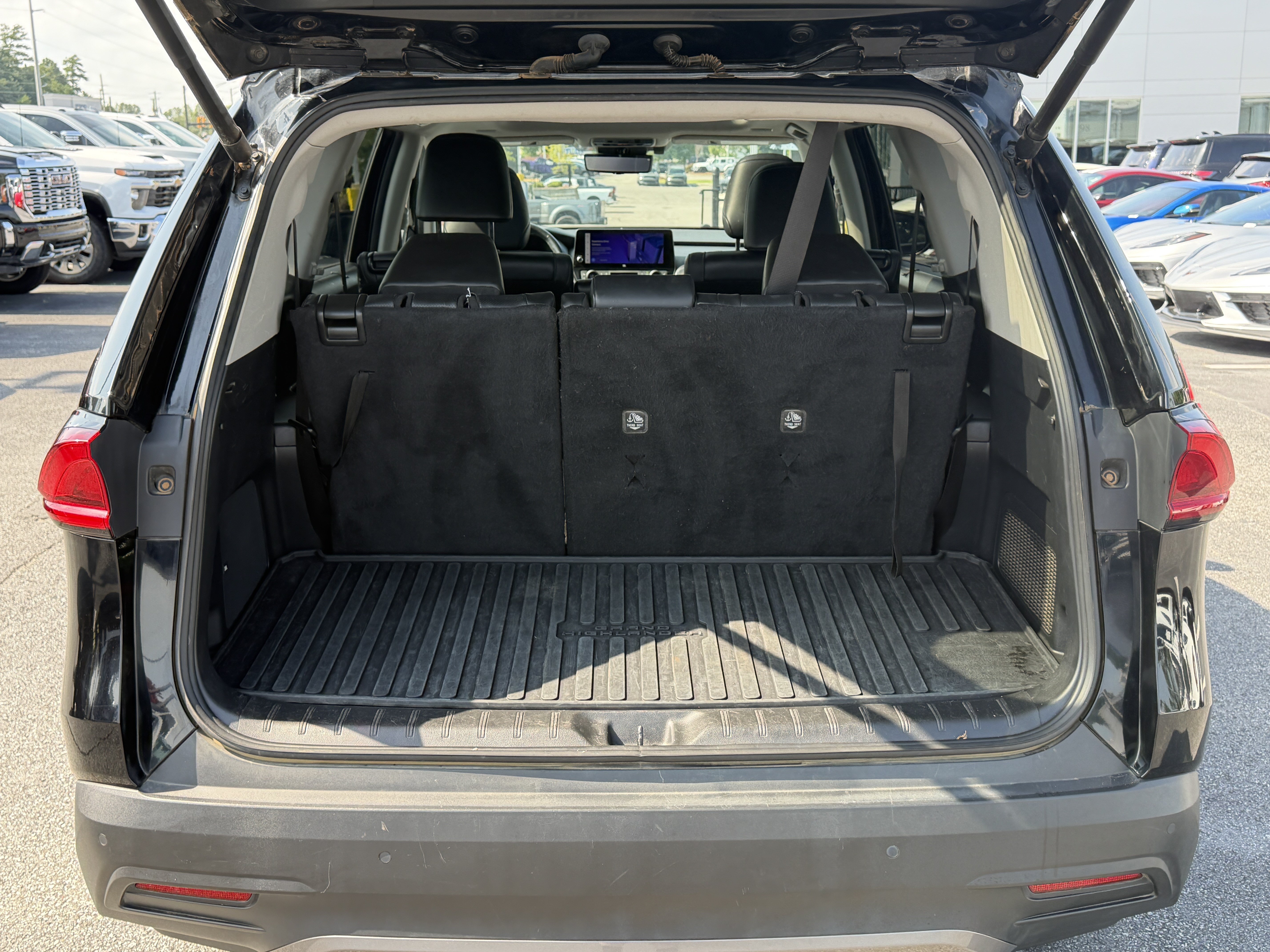 Used 2024 Toyota Grand Highlander AWD image 33
