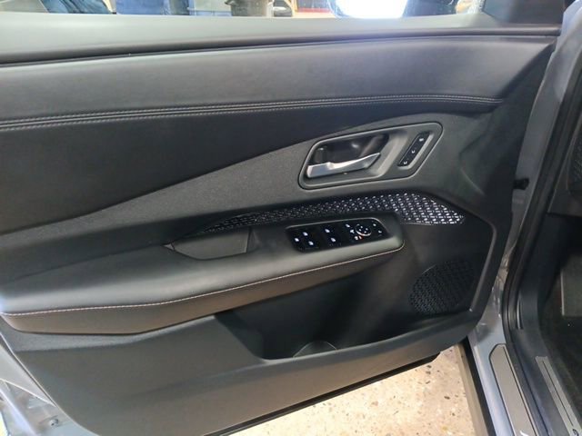 Certified 2024 Nissan Ariya AWD image 10